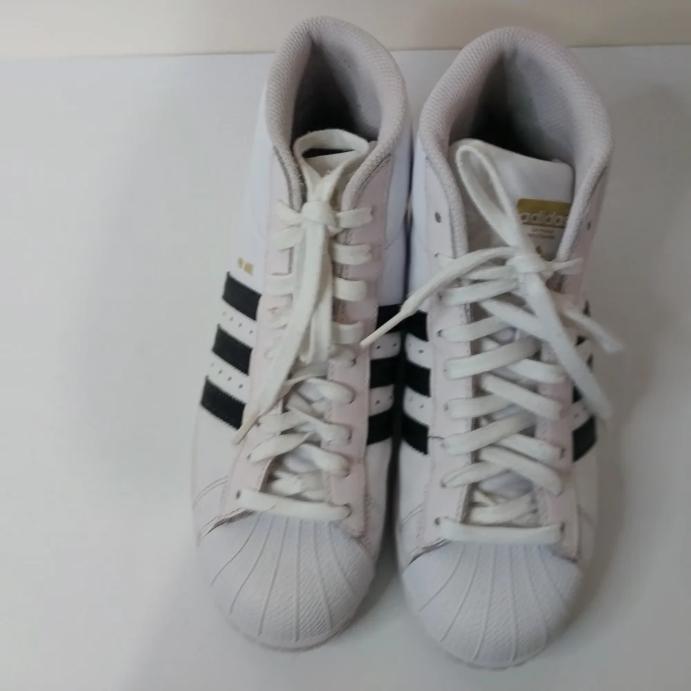 ADIDAS Pro Model Men's Size 5.5 White and Black High-Top Sneakers
